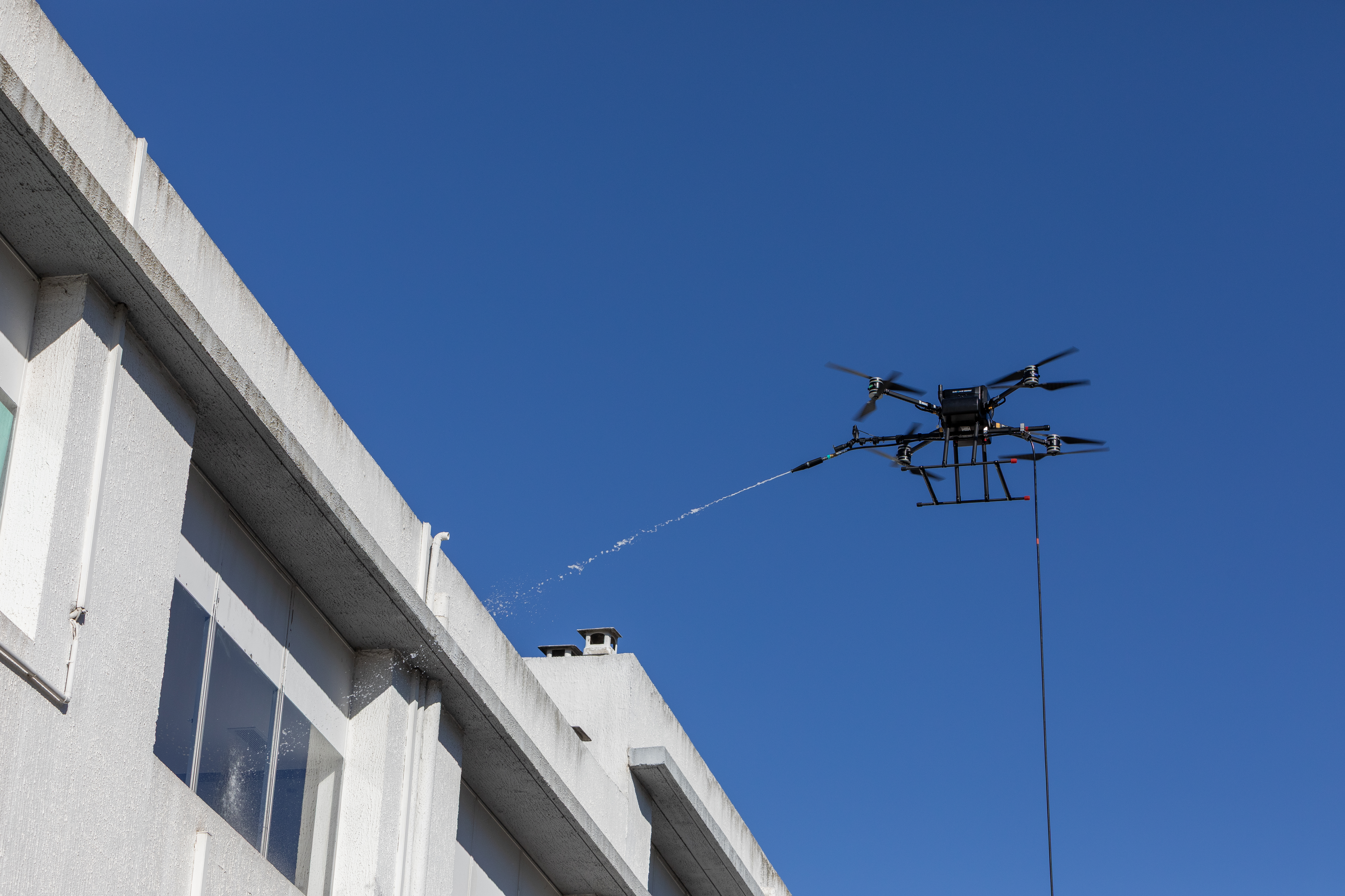 Concession FORD avant nettoyage